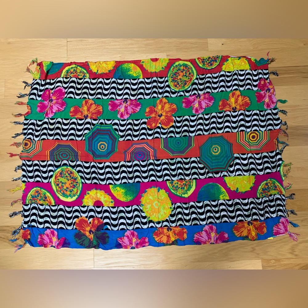 Sarong Brazil Good Condition - Picture 2 of 4